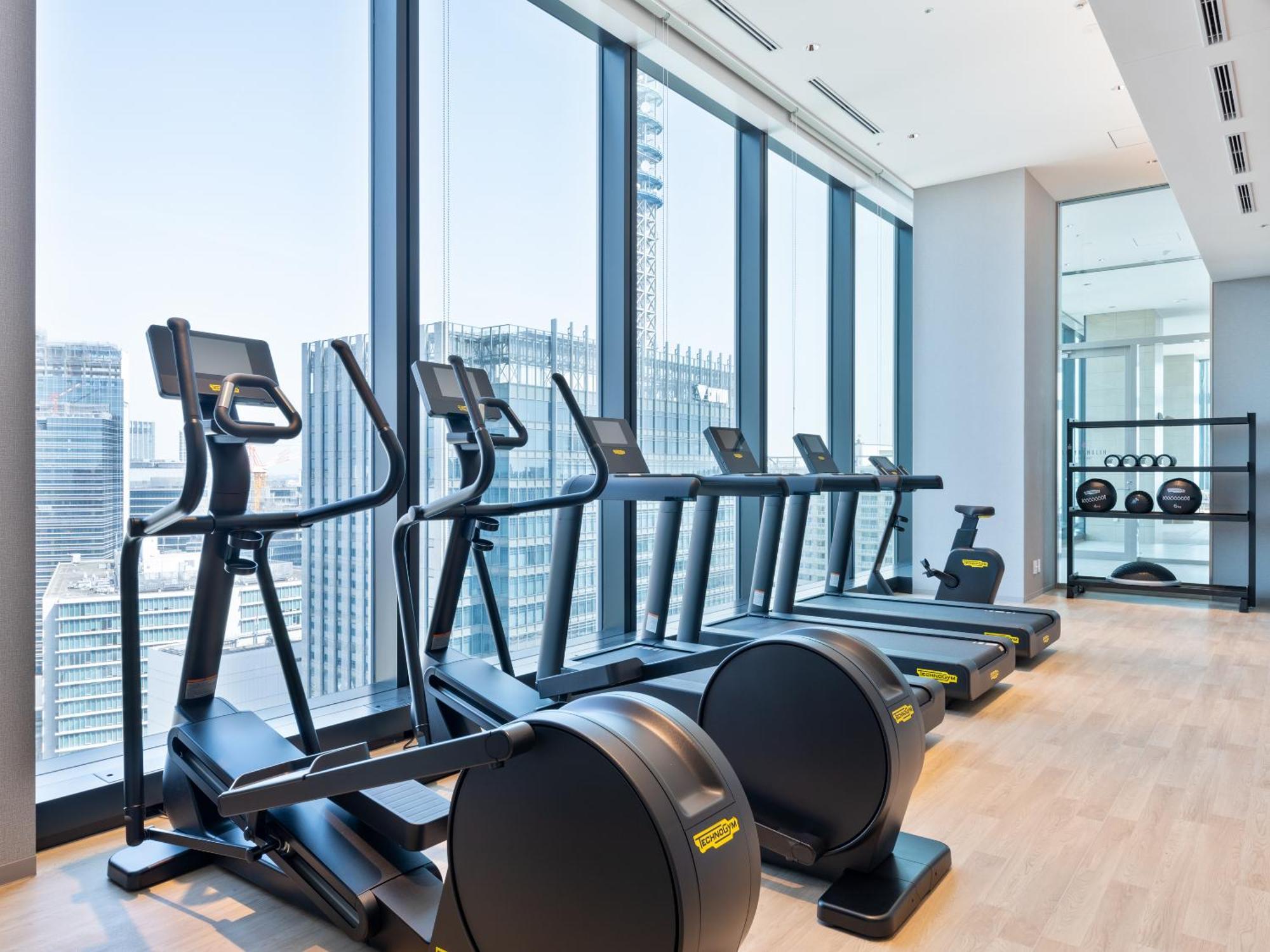 Mitsui Garden Hotel Yokohama Minatomirai Premier Exterior foto The gym at the 108